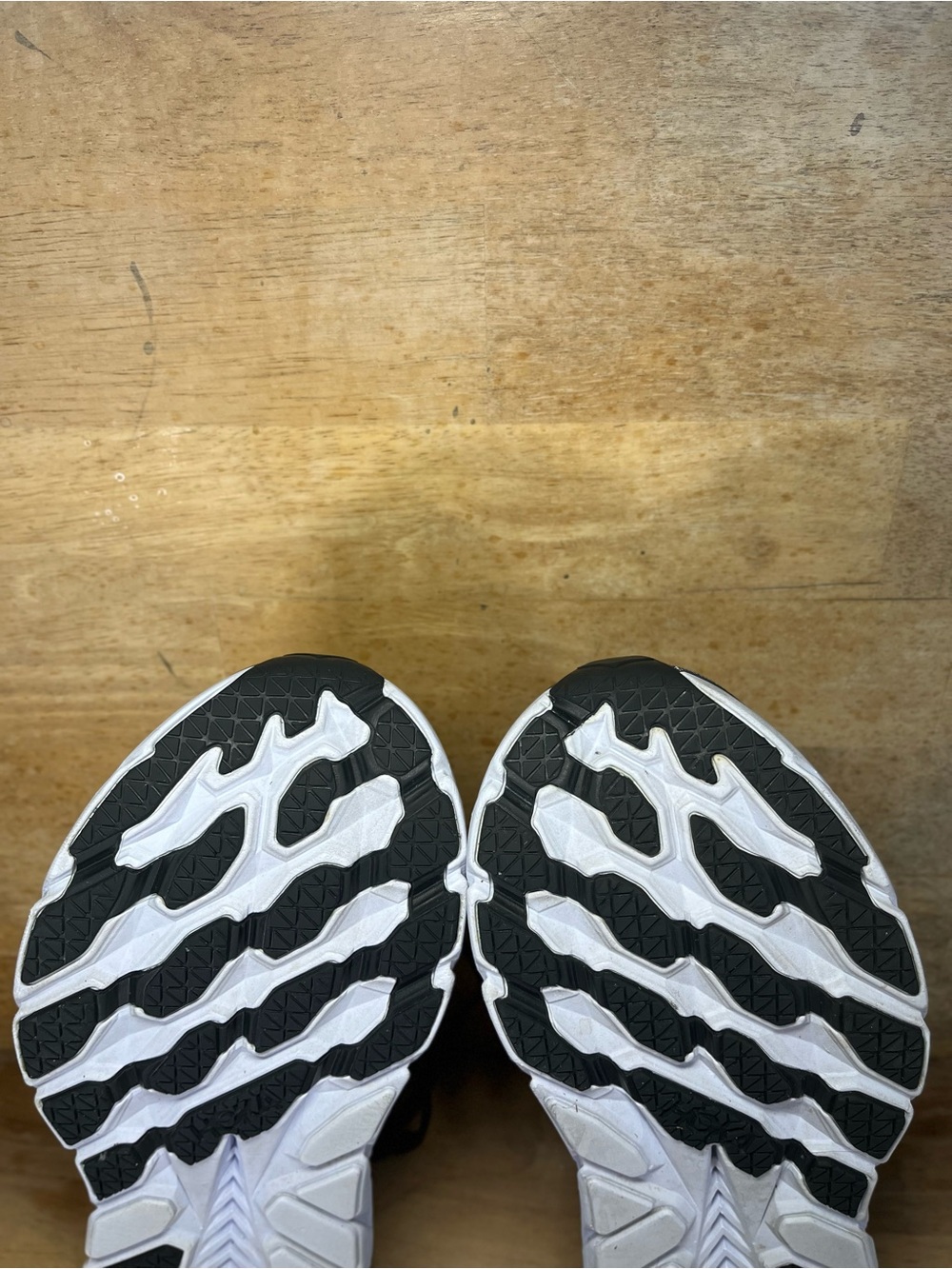 Hoka One One Clifton 8 REFLECTIVE Womens Sz 8 Running Shoes Sneakers Black White - Picture 11 of 13